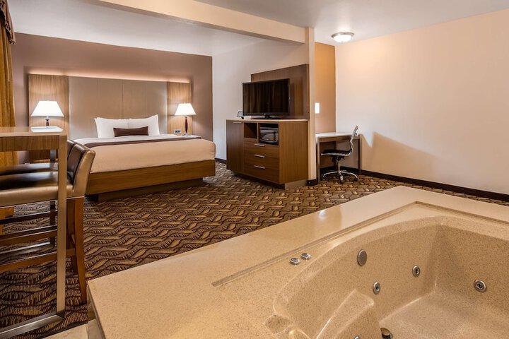 Room 17 of 30