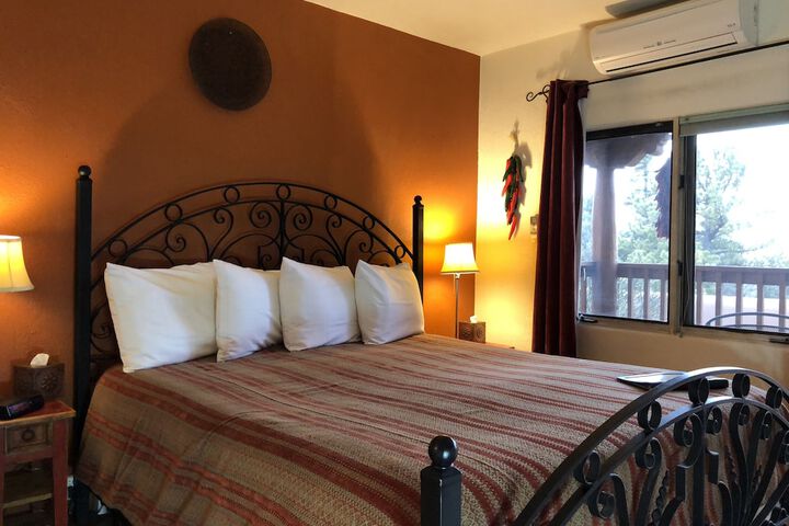 Room 48 of 80