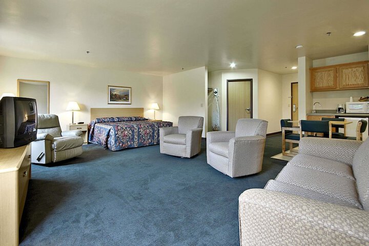 Room 32 of 49