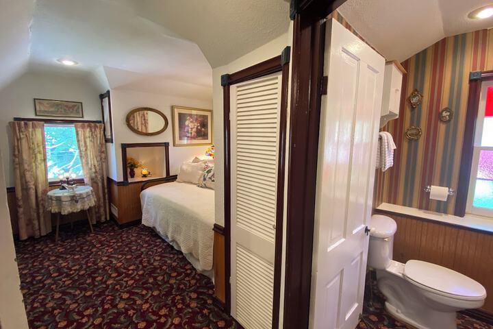 Room 52 of 74