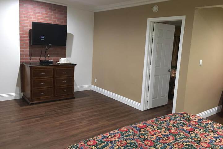 Room 16 of 27