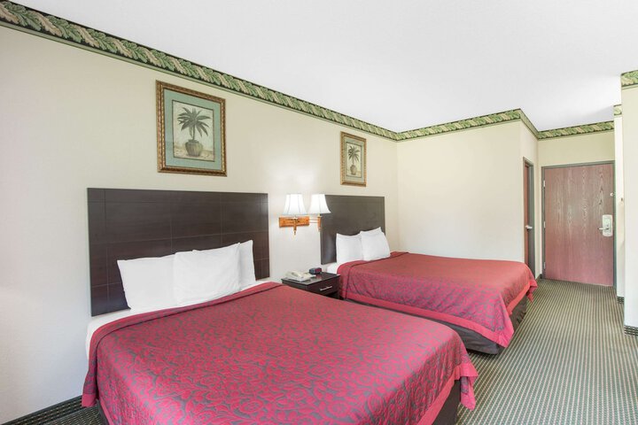 Room 4 of 15