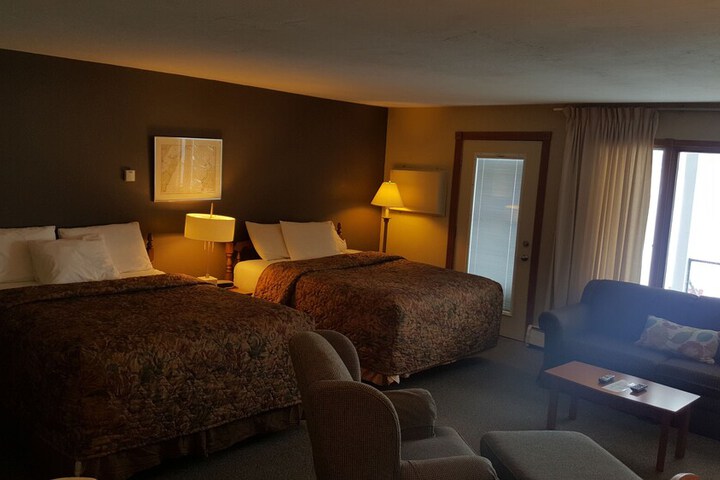 Room 108 of 128
