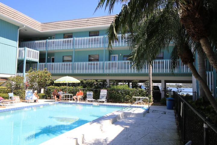 Anna Maria Island Beach Palms 5B