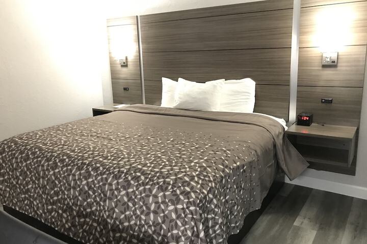 Room 15 of 35