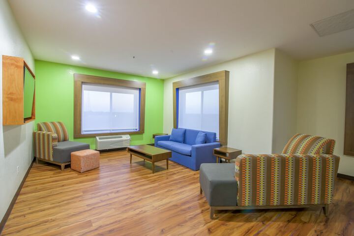 Room 12 of 26