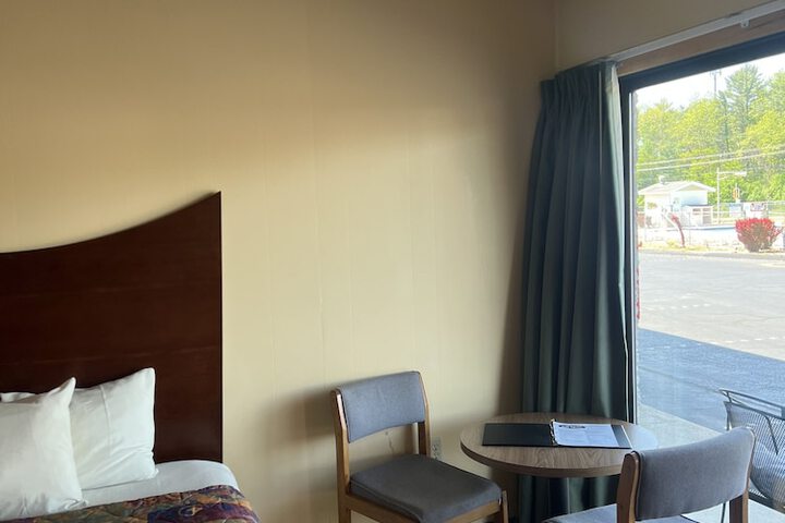 Room 290 of 443