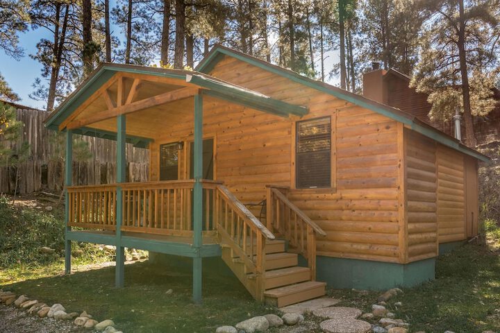 Upper Canyon Inn & Cabins