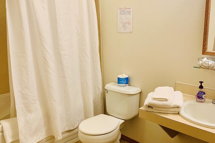 Room 21 of 32