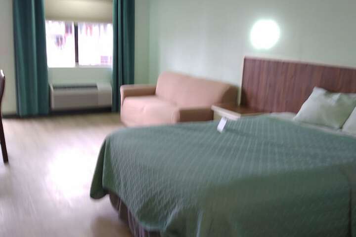 Western Royal Inn