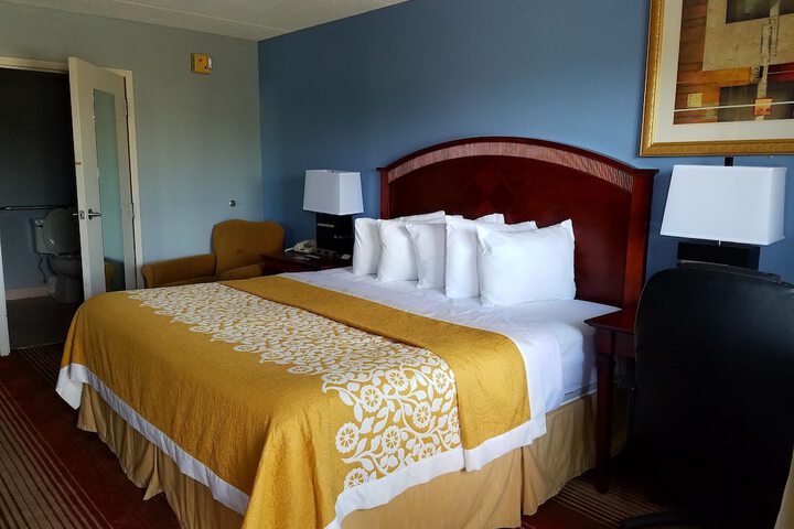 Room 14 of 35