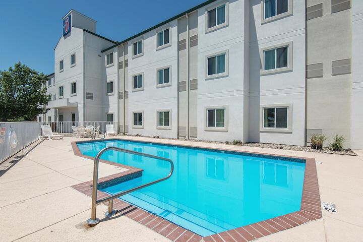 Pool 3 of 34