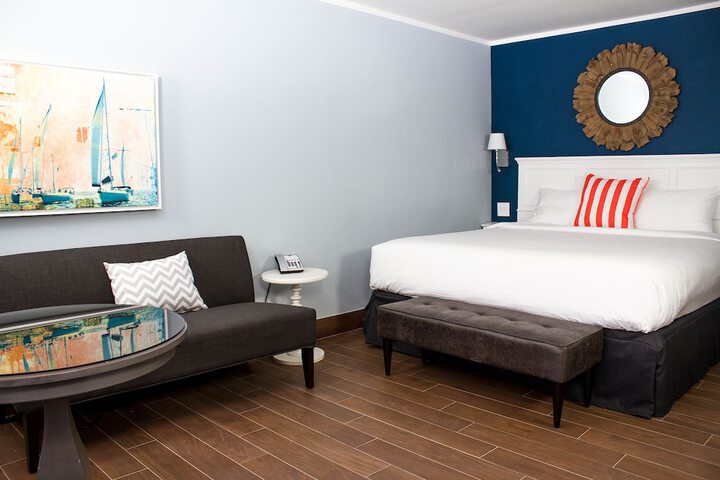 Room 47 of 90