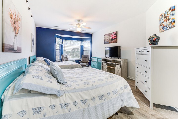 Golfers Oasis 1 Mi to Ocean: River Creek II Condo