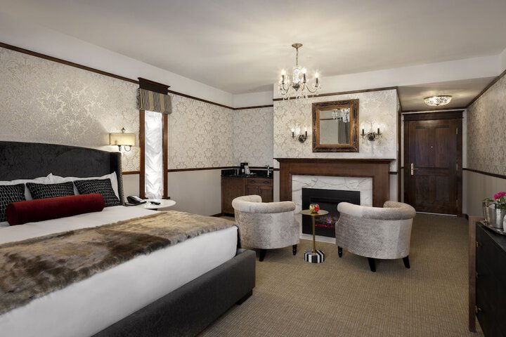Room 33 of 42