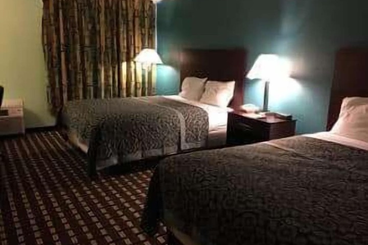 Room 27 of 51