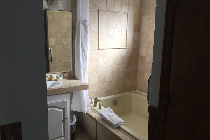 Room 145 of 162