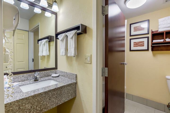 Comfort Inn & Suites Hillsville I-77