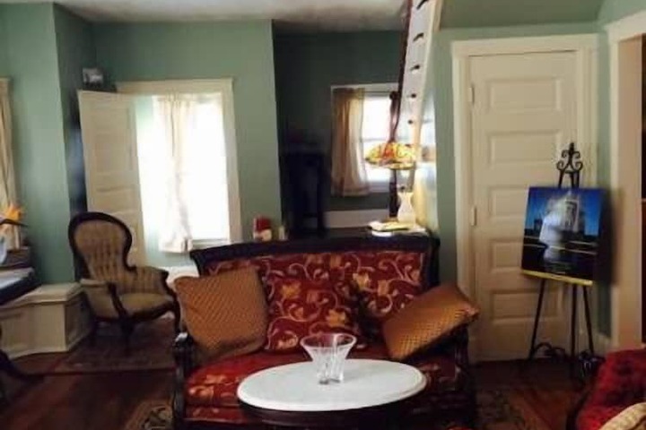 Room 15 of 33