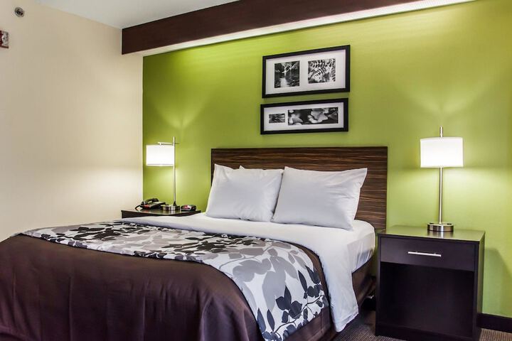 Room 14 of 33