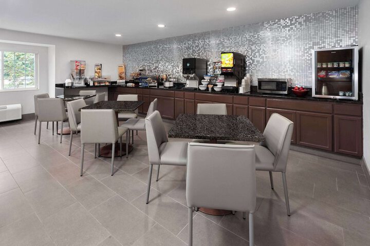 Microtel Inn by Wyndham Janesville