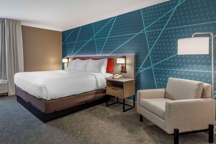 Room 32 of 41