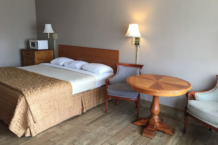 Room 30 of 41
