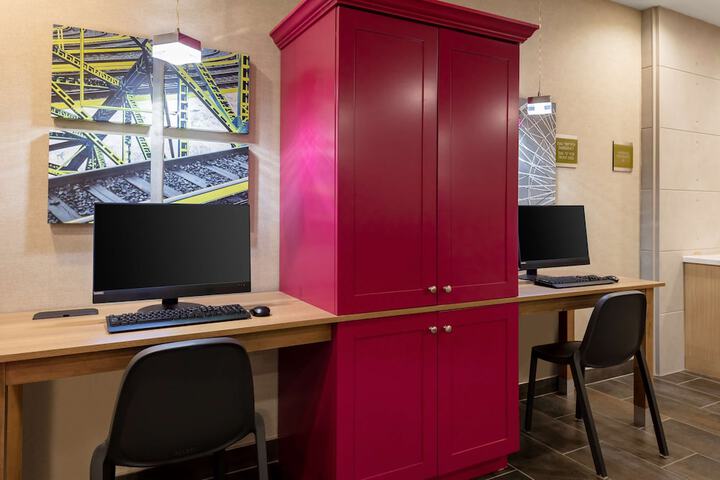 Business Center 14 of 14