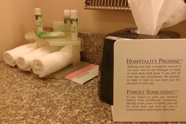 Holiday Inn Express & Suites Marshall by IHG