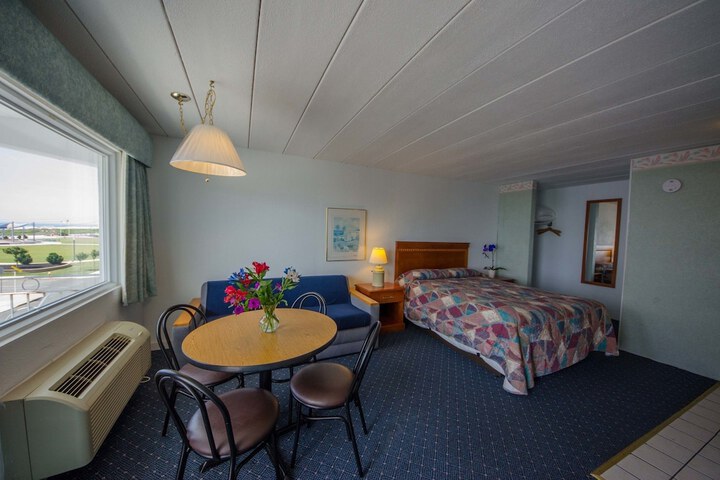 Room 7 of 17