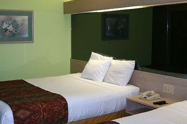 Room 28 of 32