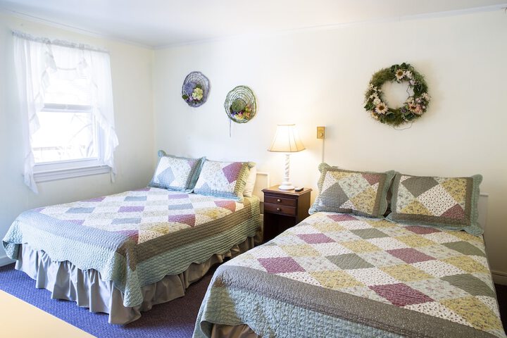 The Chimney Rock Inn & Cottages