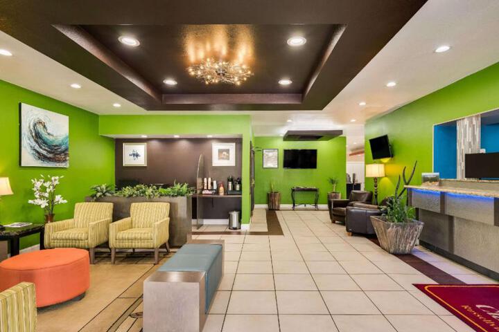 Clarion Inn & Suites Russellville I-40