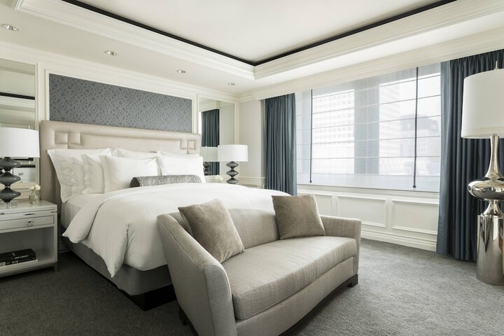Room 54 of 102
