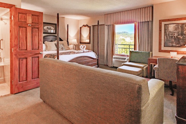 Room 49 of 80