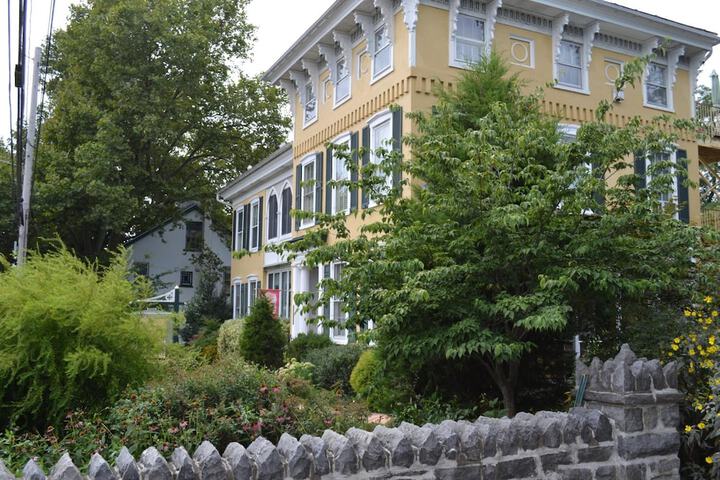 Hotel 4 of 51