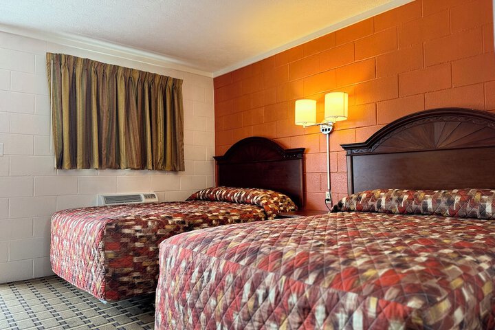 Room 8 of 15