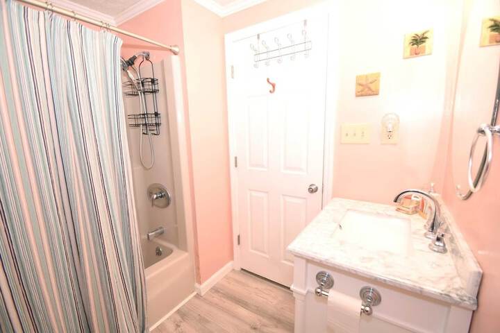 Room 9 of 18