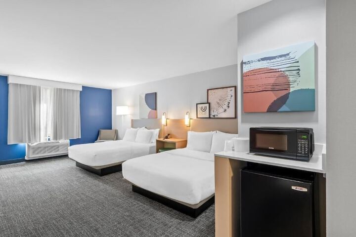 Spark by Hilton Shawnee