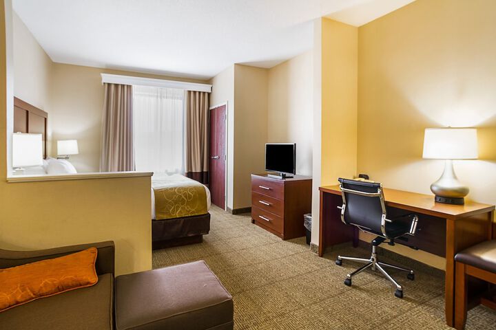 Comfort Suites Twinsburg