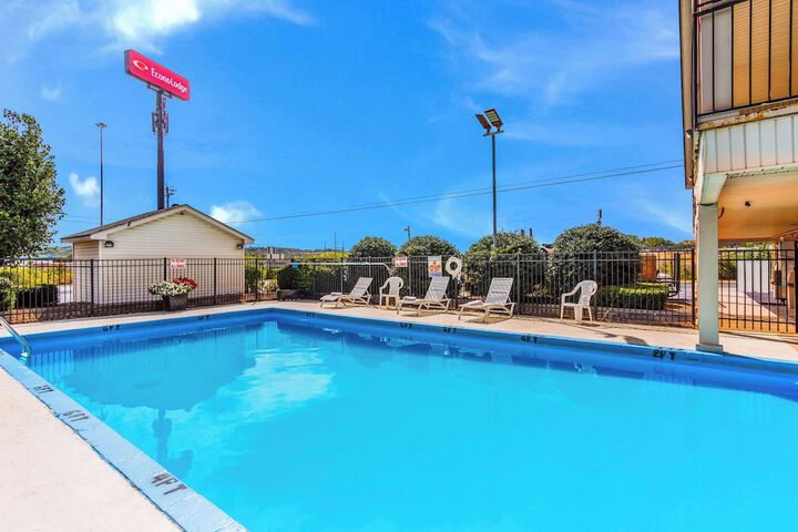 Pool 6 of 23