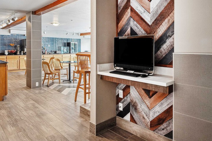 Hotel Edgewater