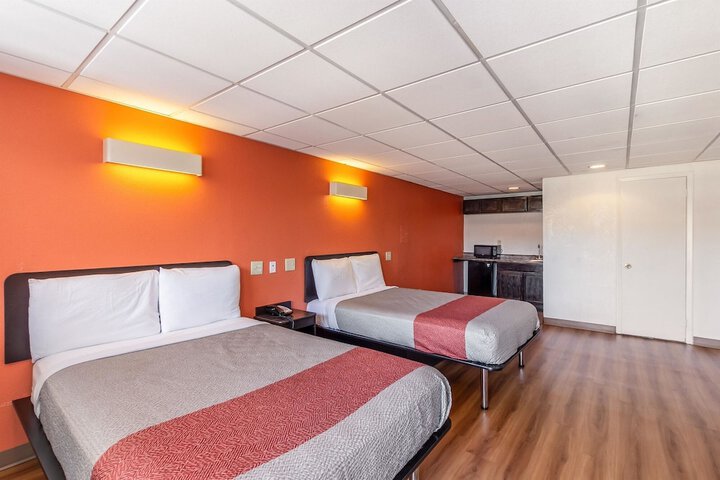 Motel 6 Elizabeth NJ - Newark Liberty Intl Airport