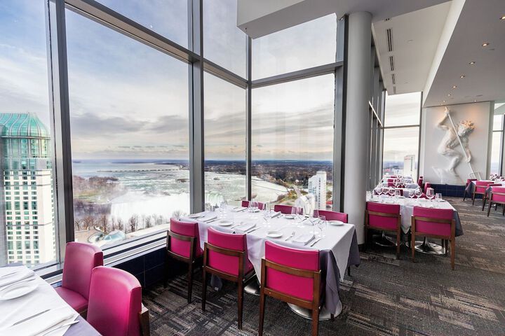 Hilton Niagara Falls / Fallsview Hotel & Suites