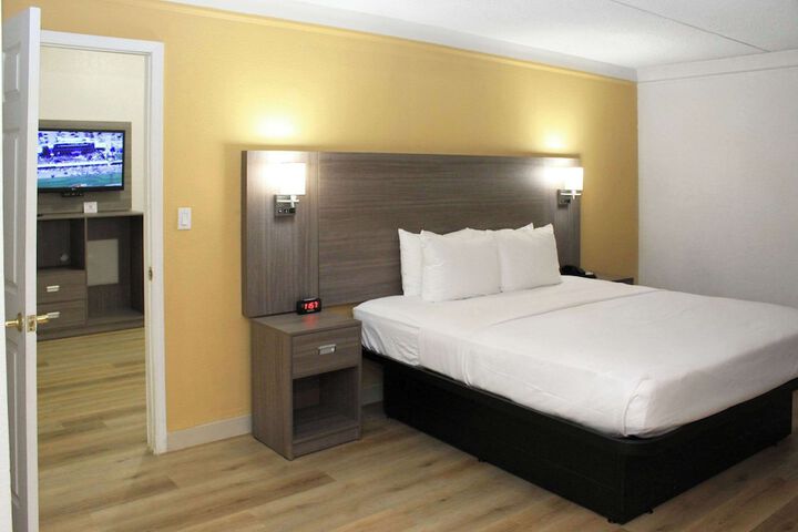 Room 37 of 48