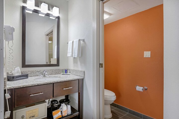 Room 9 of 30