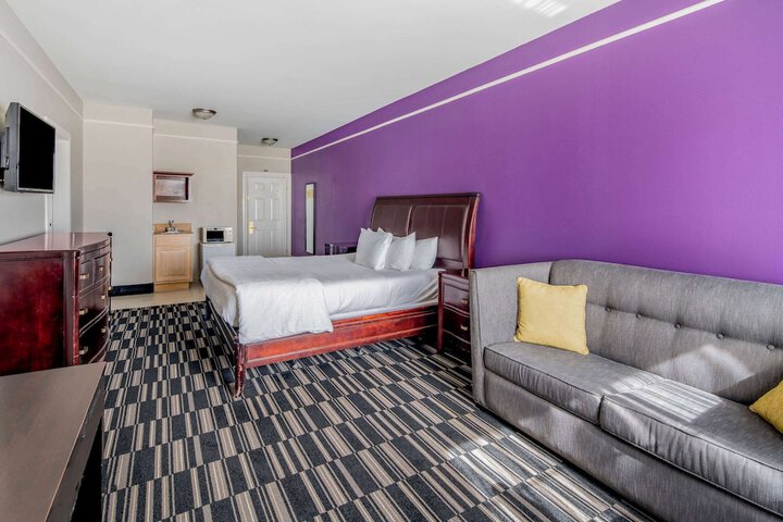 Room 19 of 29