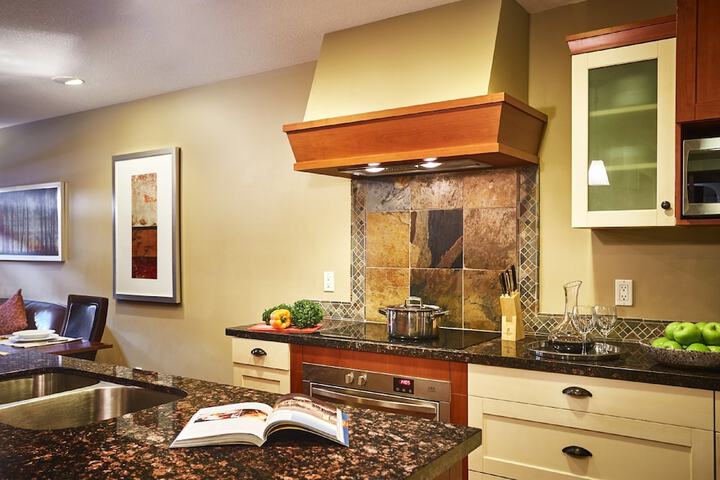 Bellstar Suites at Solara Resort