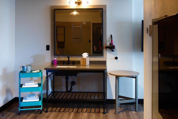 Room 16 of 54