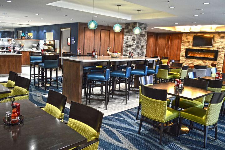 Holiday Inn & Suites Syracuse Airport - Liverpool by IHG